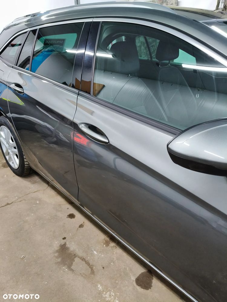 Opel Astra 1.6 CDTI DPF ecoFLEX TourerStart/Stop Exklusiv - 2