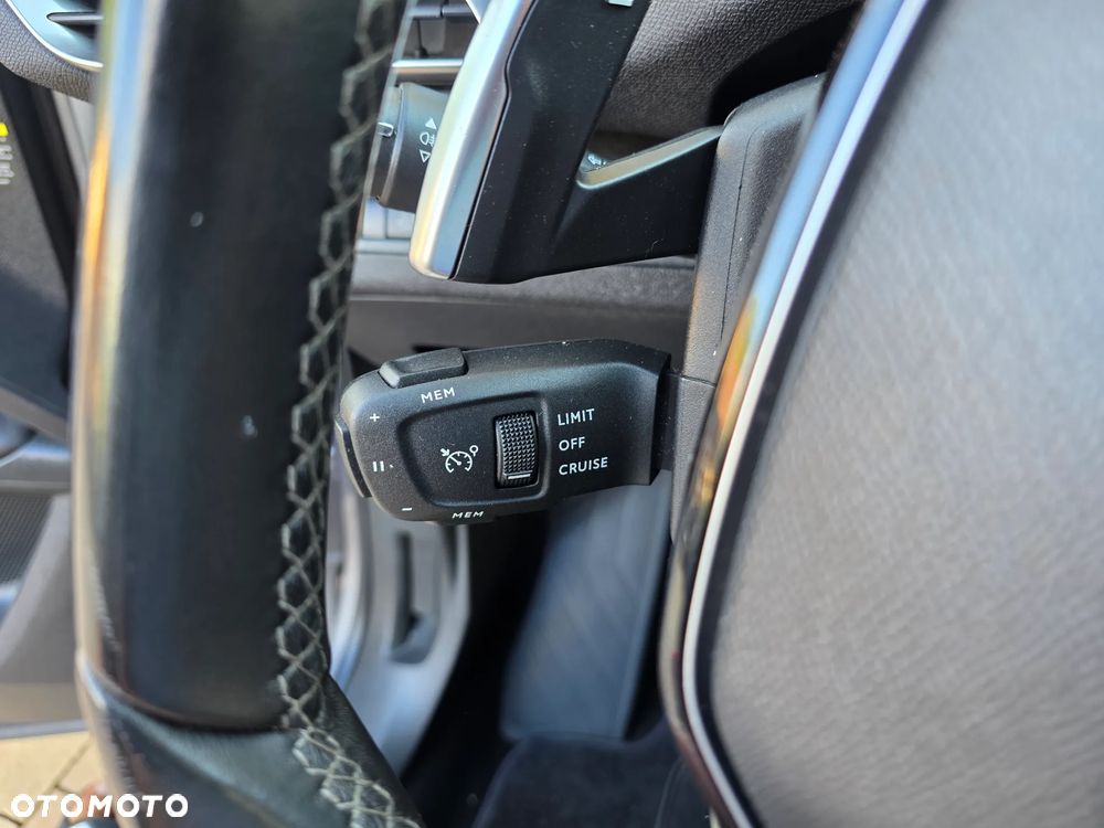 Peugeot 3008 1.6 PureTech Hybrid4 PHEV Allure S&S EAT8 - 21