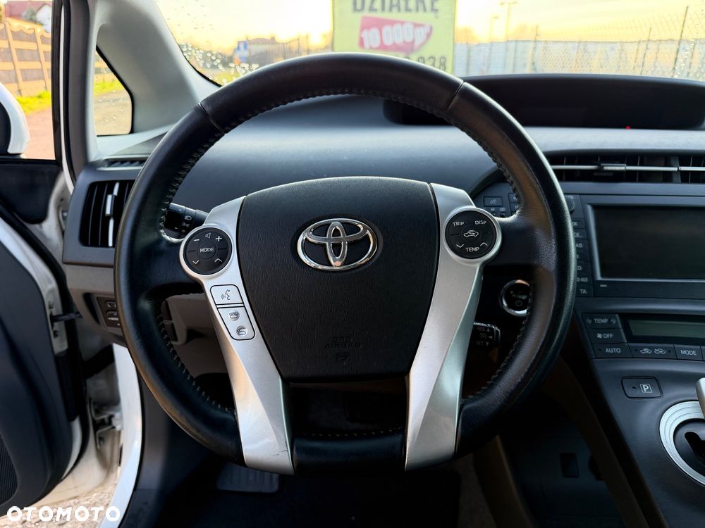 Toyota Prius 1.8 HSD Premium - 12