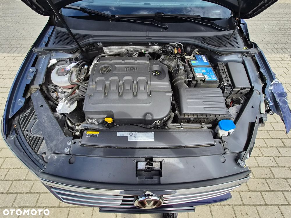 Volkswagen Passat 2.0 TDI SCR DSG Comfortline - 16