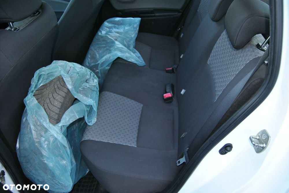 Toyota Yaris - 20