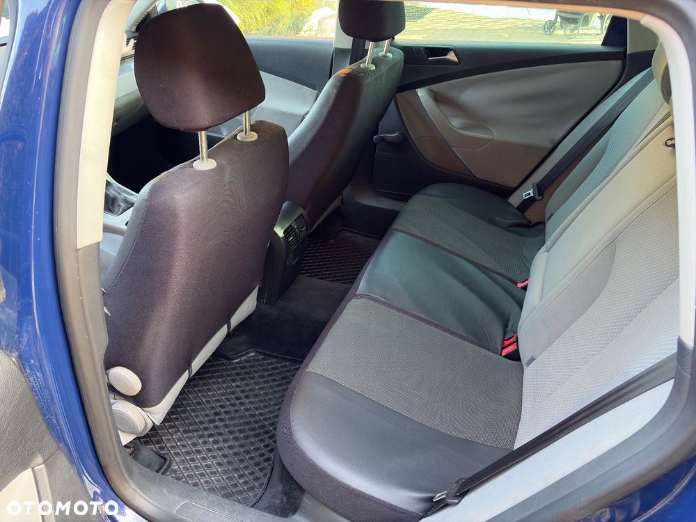 Volkswagen Passat - 8