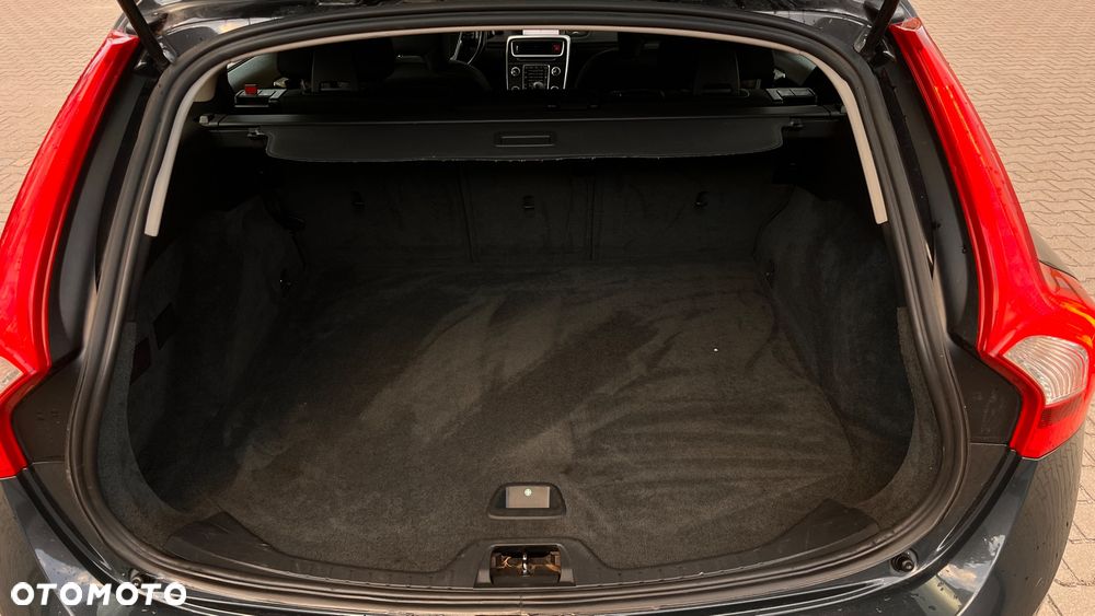Volvo V60 D2 Base - 19