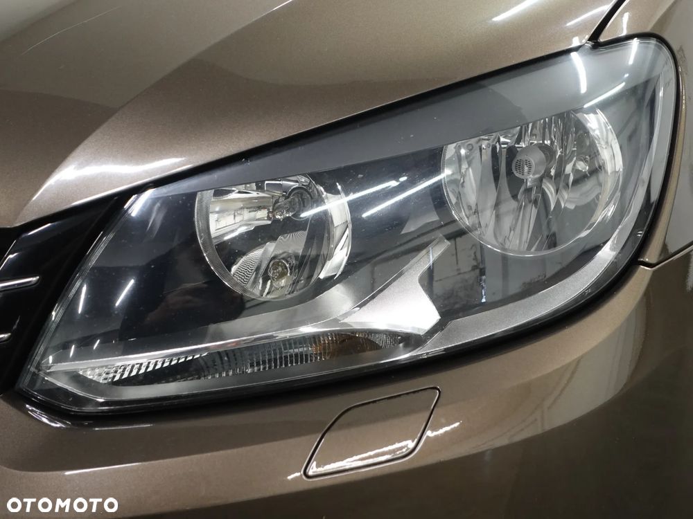 Volkswagen Touran - 14