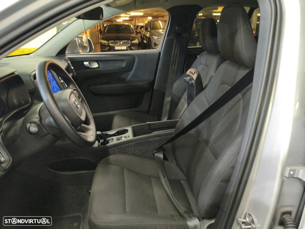 Volvo XC 40 2.0 B3 Essential — fotografia 5