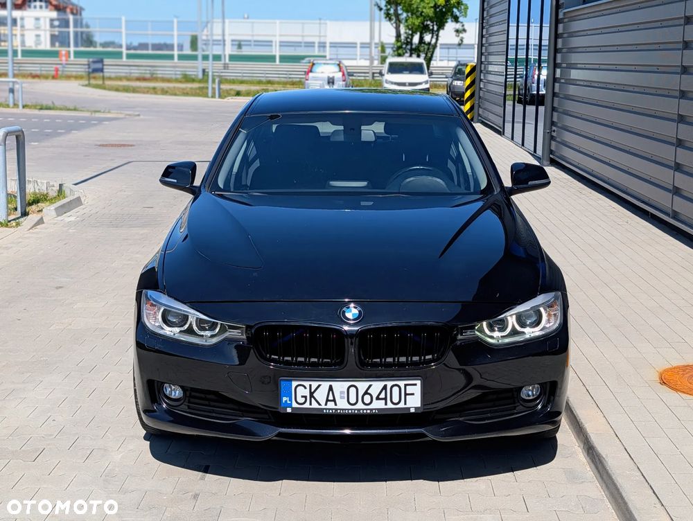 BMW Seria 3 320d Efficient Dynamics EU6 - 13