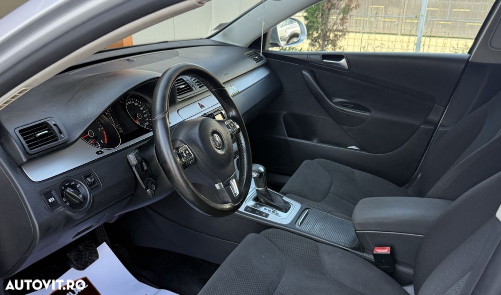 Volkswagen Passat - 12