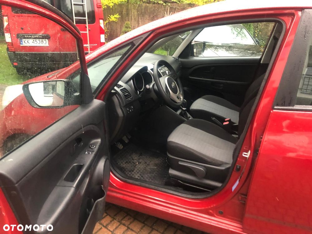 Kia Venga - 8