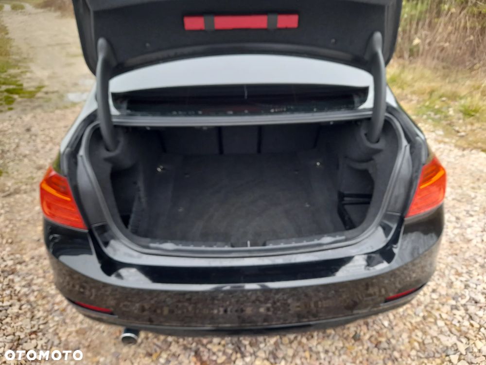 BMW Seria 3 316d Sport Line Shadow - 19