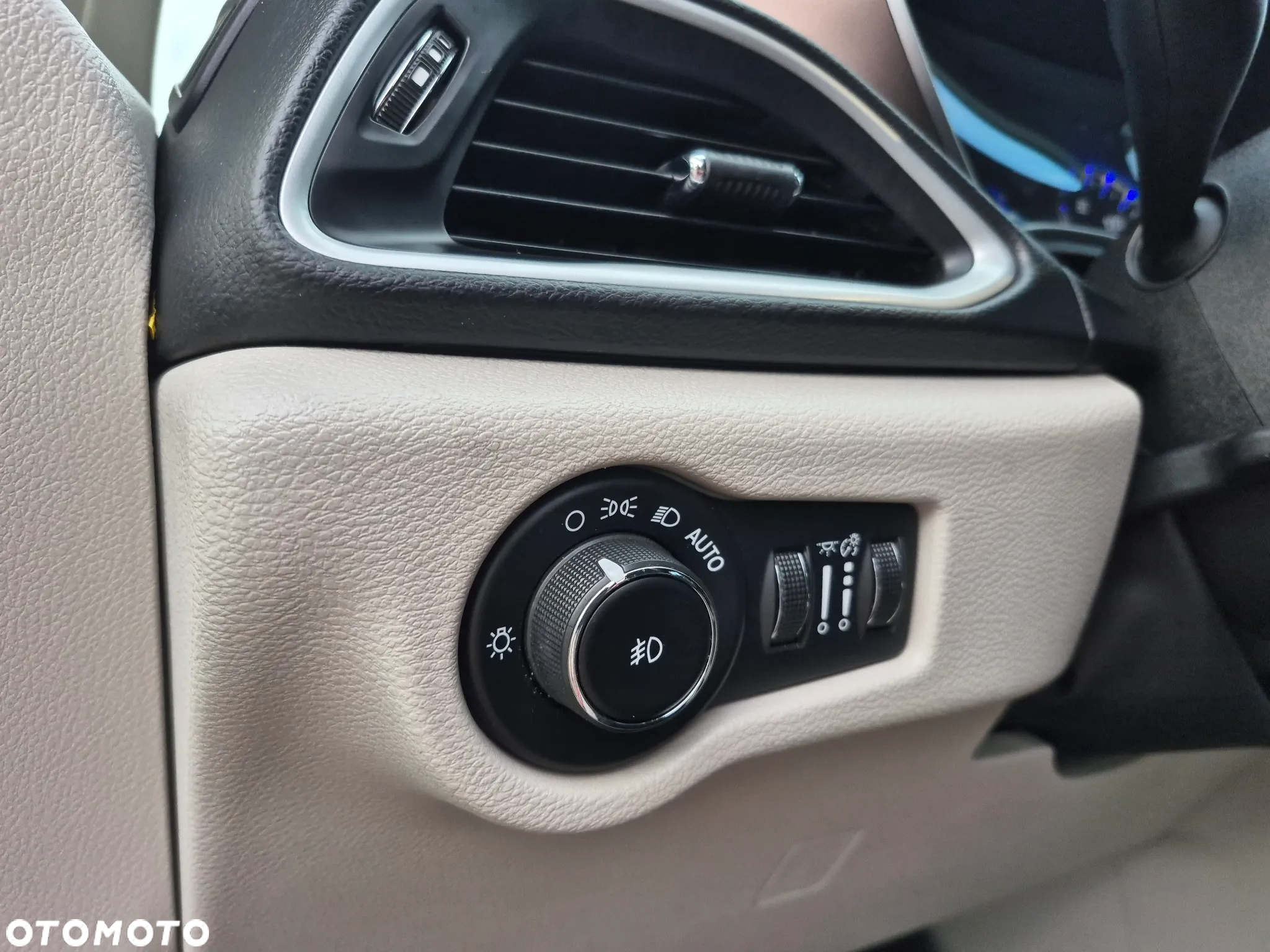 Chrysler Pacifica - 18