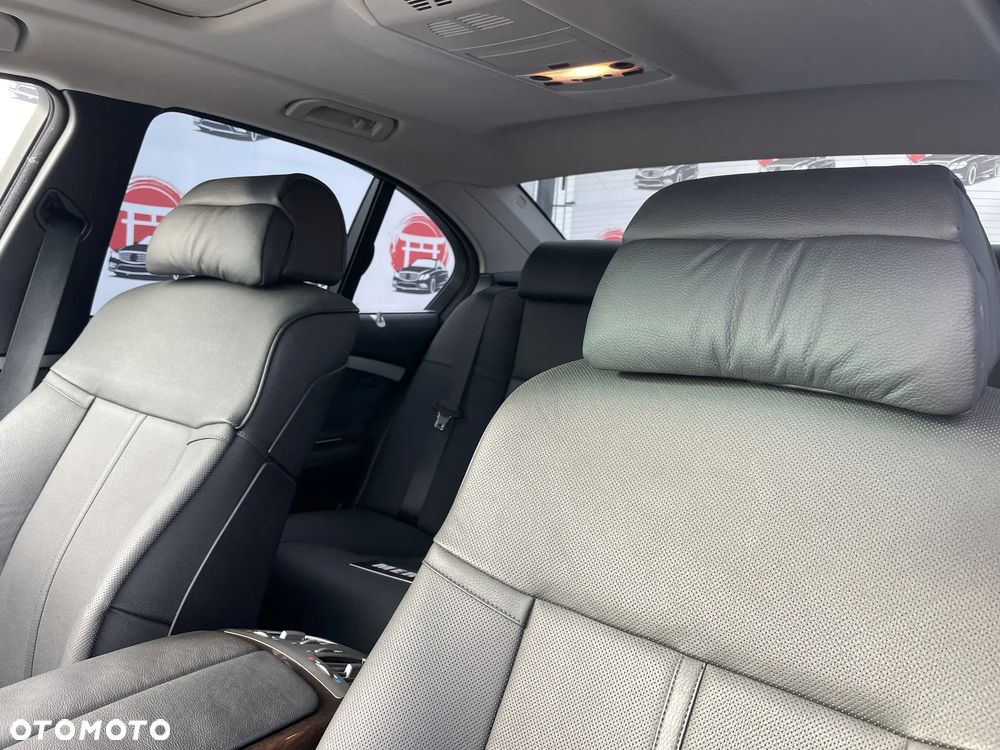 BMW Seria 7 740i - 16