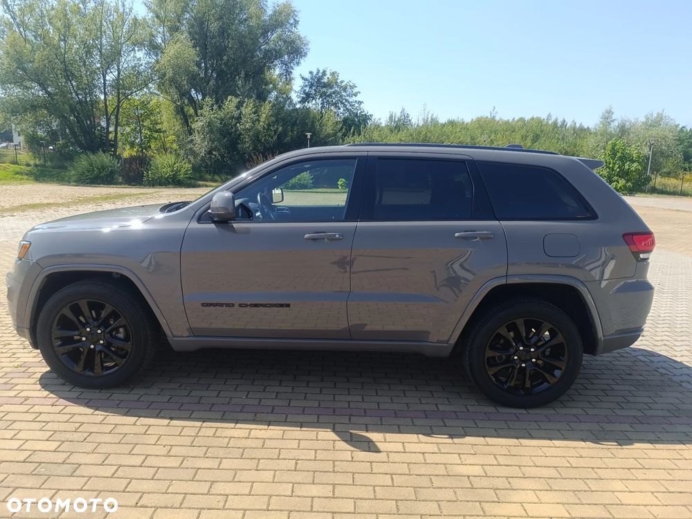 Jeep Grand Cherokee - 10