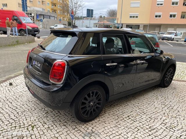 MINI 5 Portas One Aut. - 9