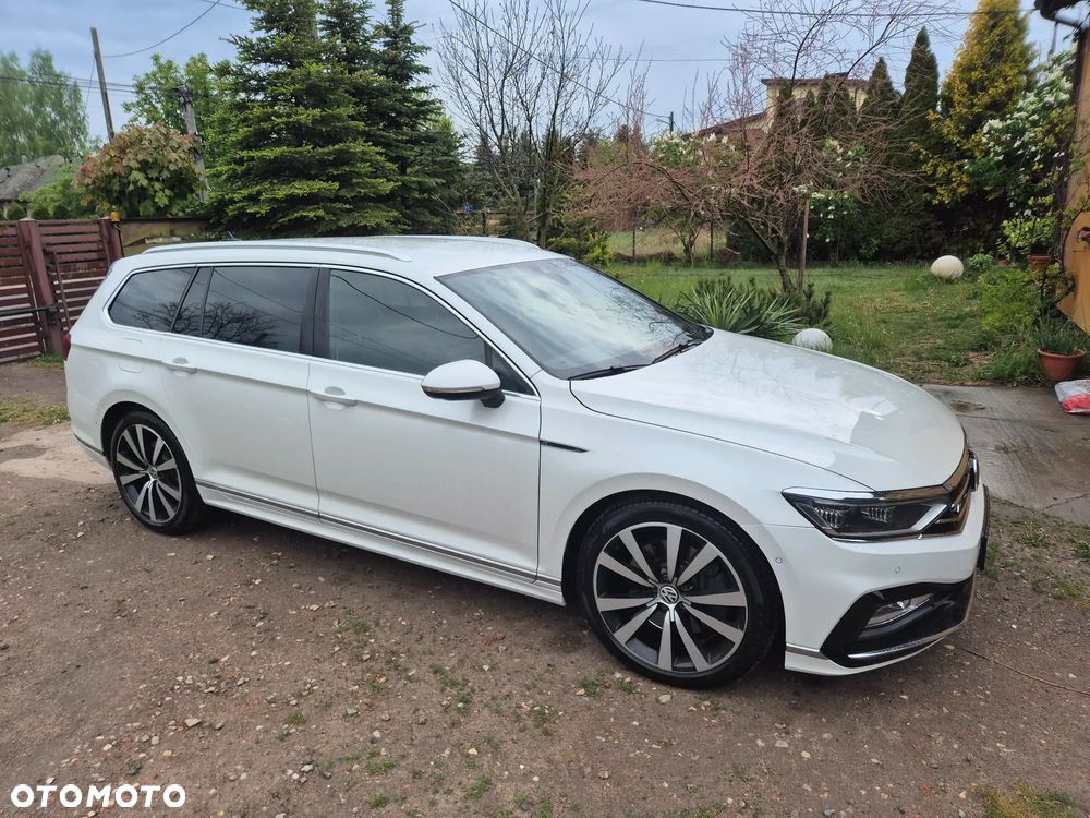 Volkswagen Passat - 1