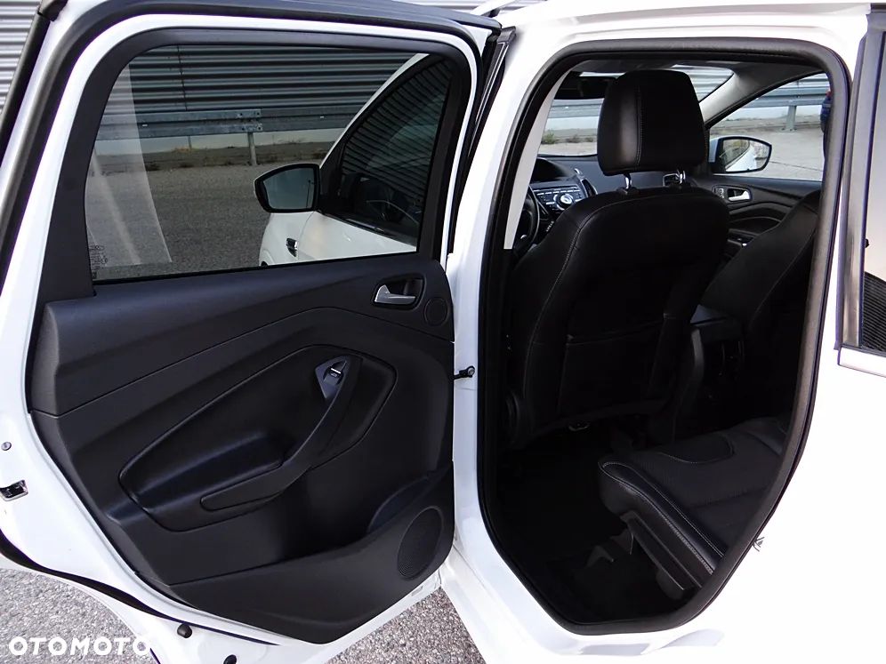 Ford Kuga 2.0 TDCi 4x4 Individual - 36