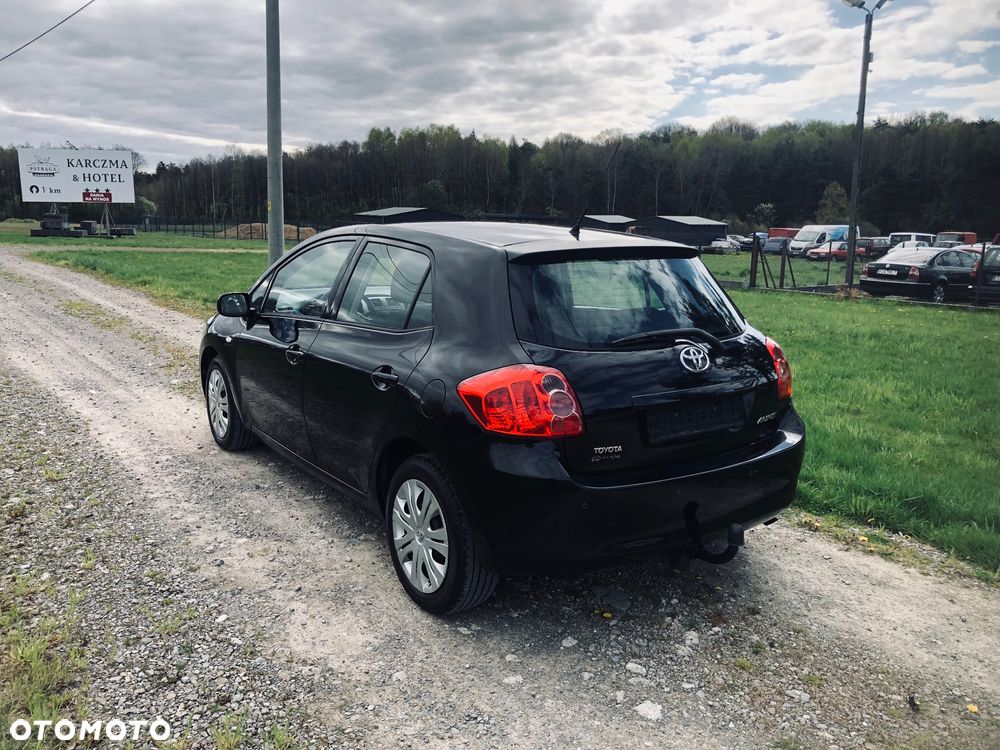 Toyota Auris 1.6 VVT-i Terra - 2