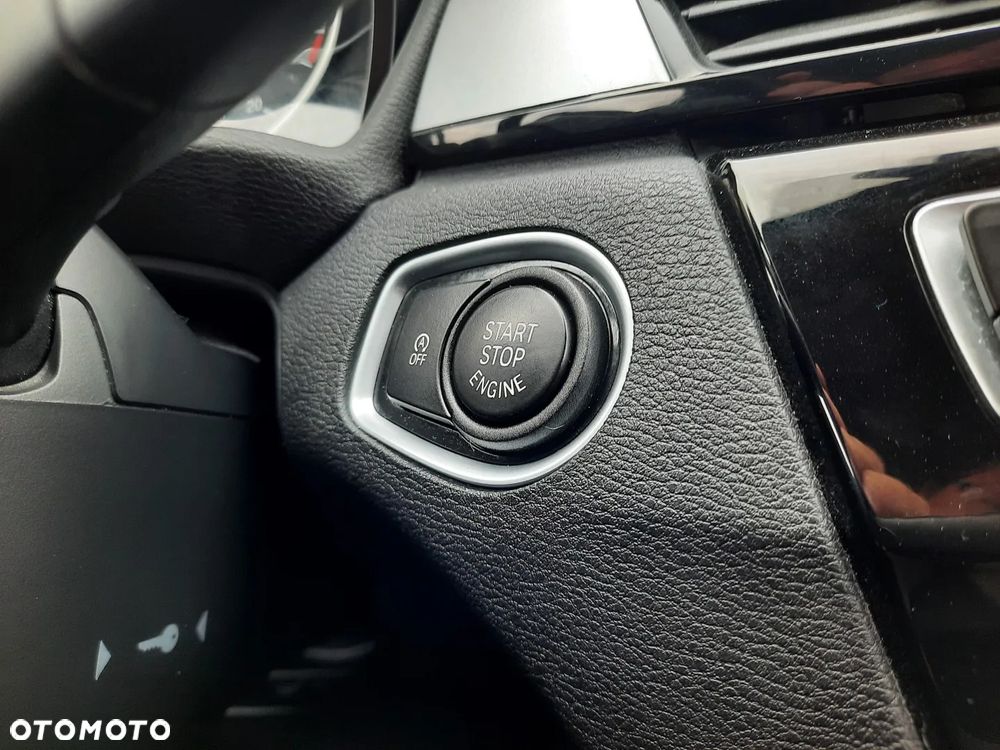 BMW X1 xDrive20i - 30