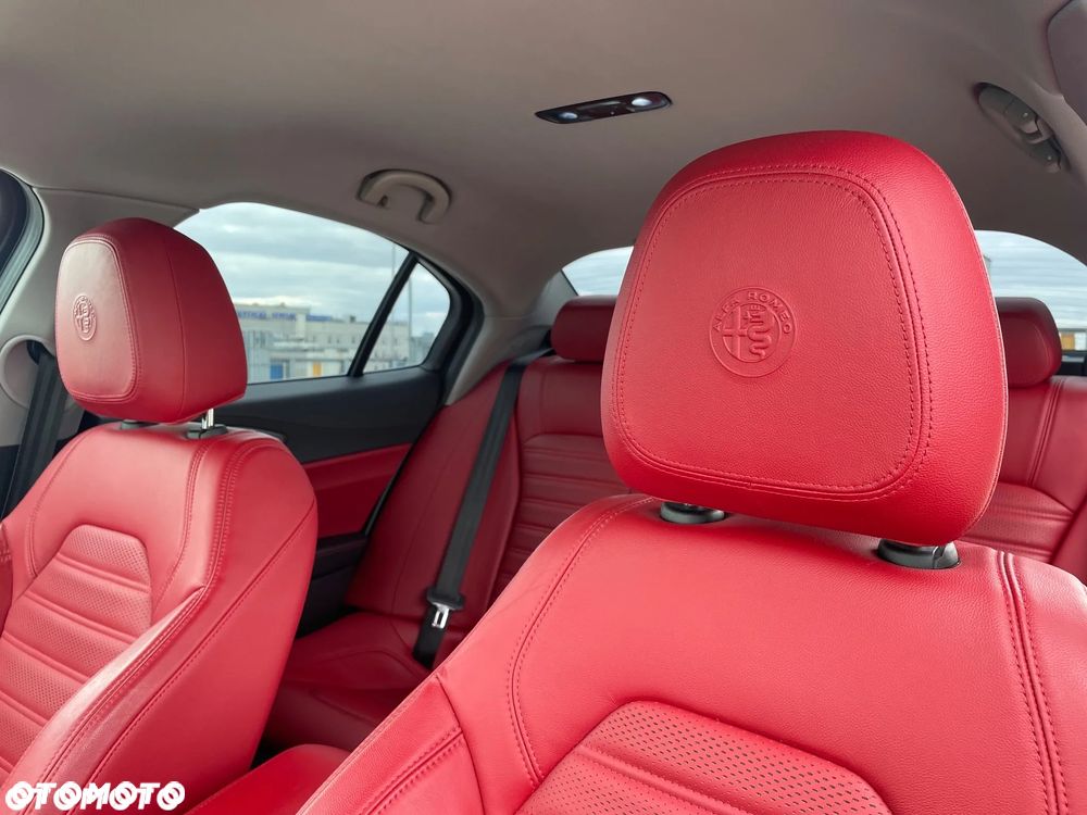Alfa Romeo Giulia 2.0 Turbo Veloce Q4 - 25