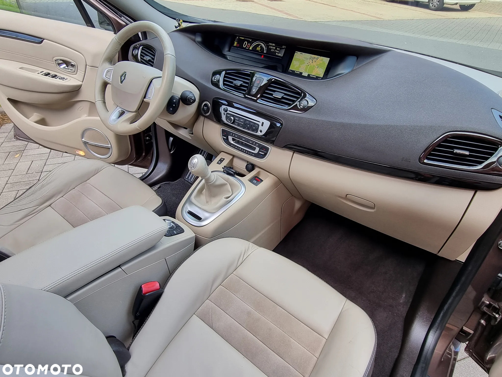 Renault Grand Scenic Gr 1.4 16V TCE Bose Edition - 20