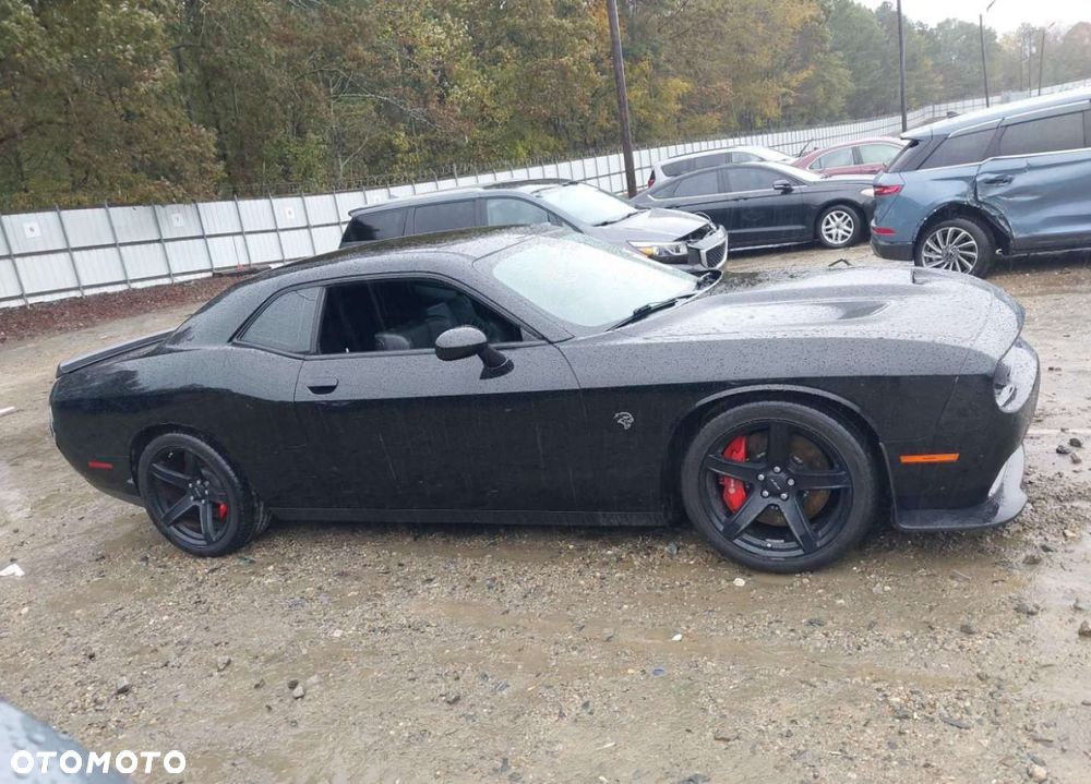 Dodge Challenger - 8