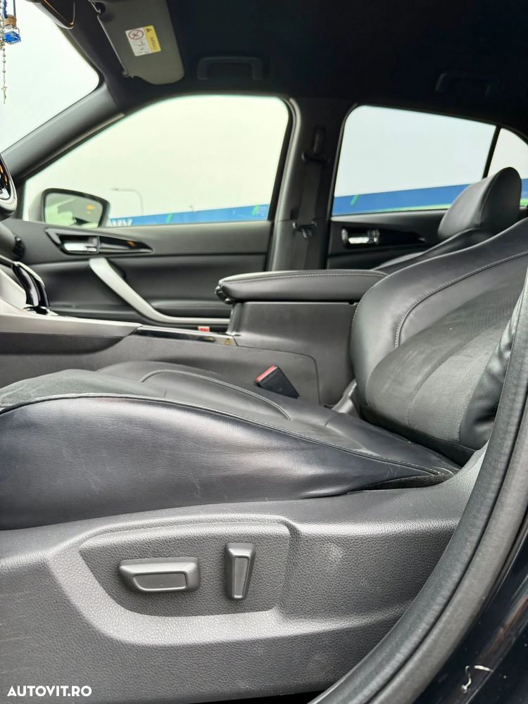 Mitsubishi Eclipse-Cross - 12