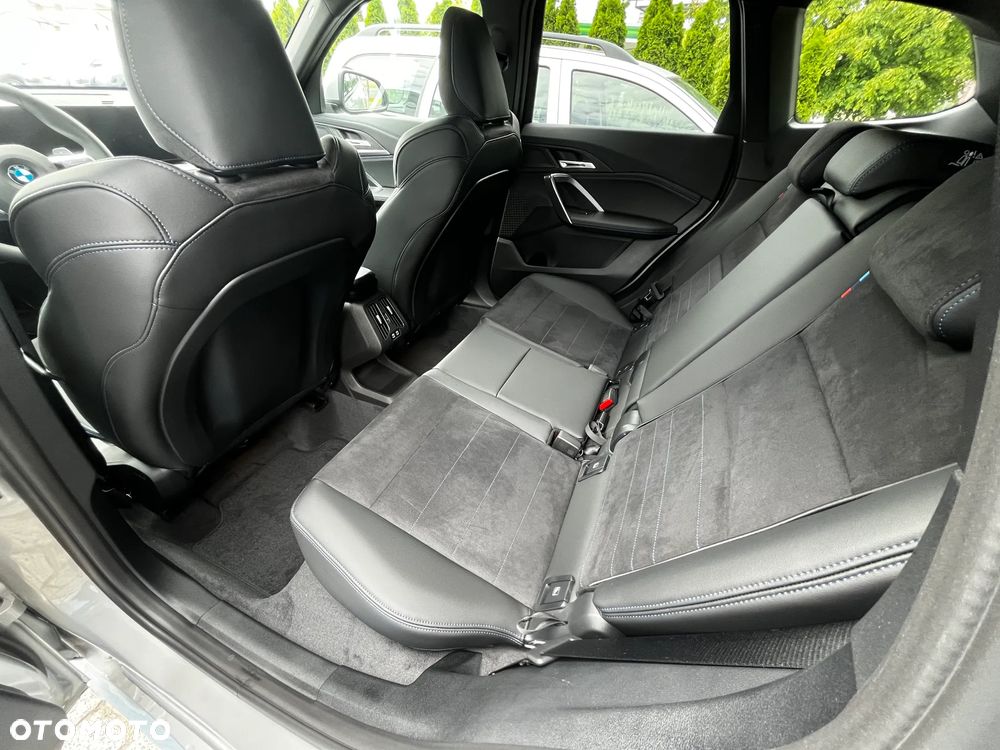 BMW iX1 eDrive20 66.5kWh M Sport Edition - 9