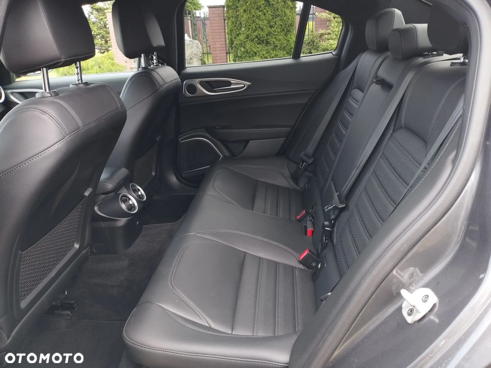 Alfa Romeo Giulia 2.0 Turbo Sprint - 22
