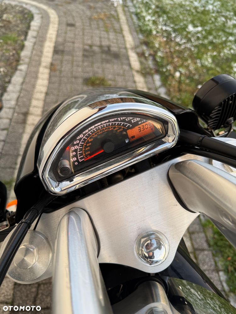 Suzuki Boulevard - 3