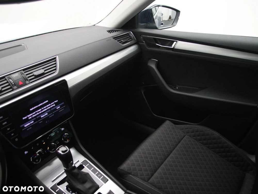Skoda Superb 2.0 TDI SCR Ambition DSG - 21