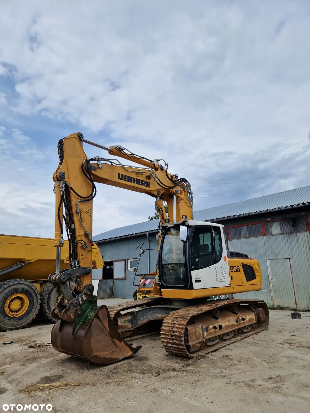 Liebherr R906 LC - 11