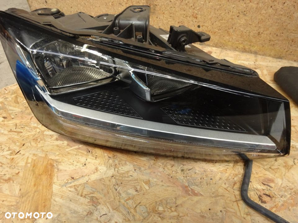 81a941004 lampa przednia prawa halogen zwykla audi Q2 81A czesci