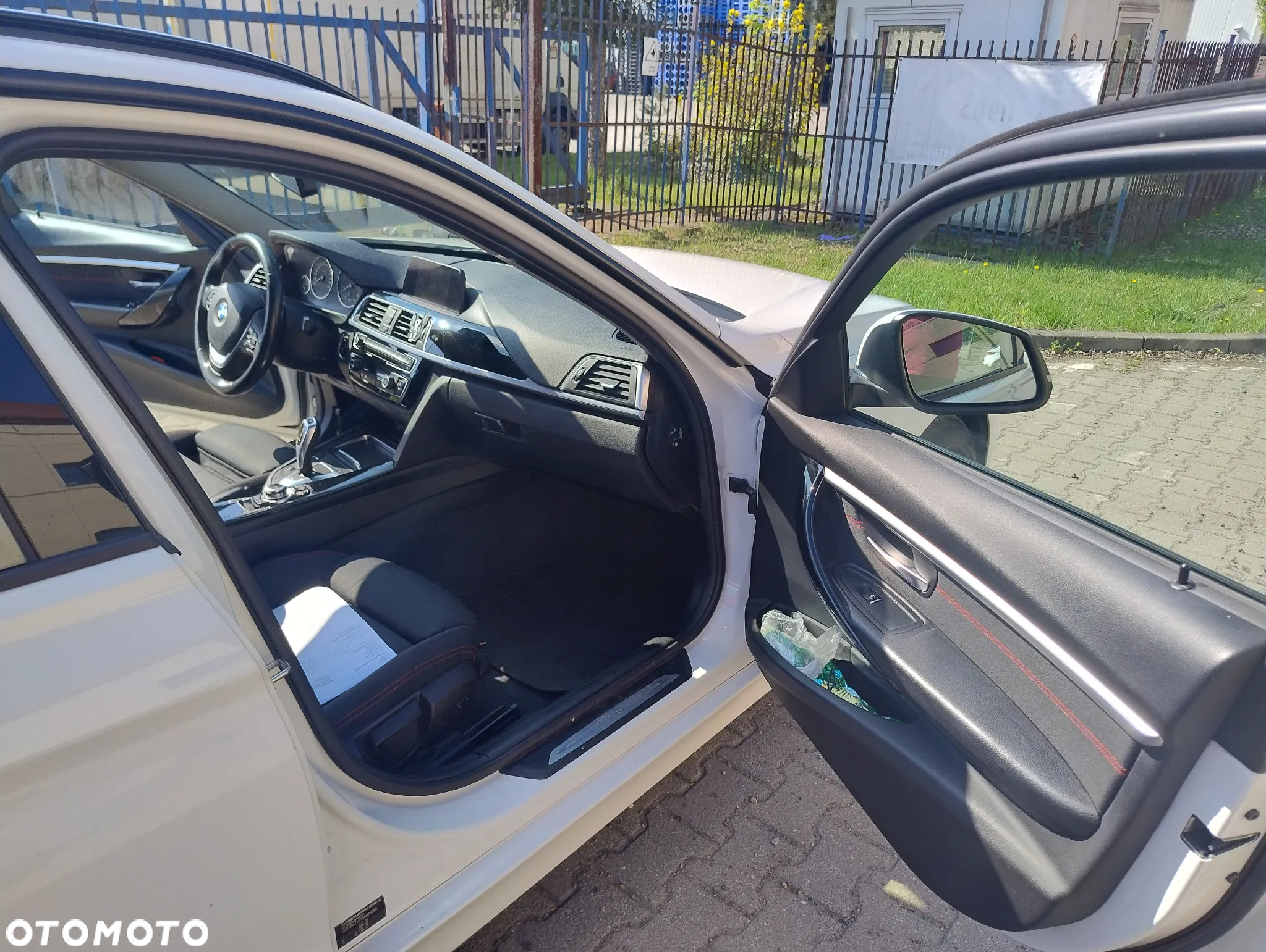BMW Seria 3 318d - 22