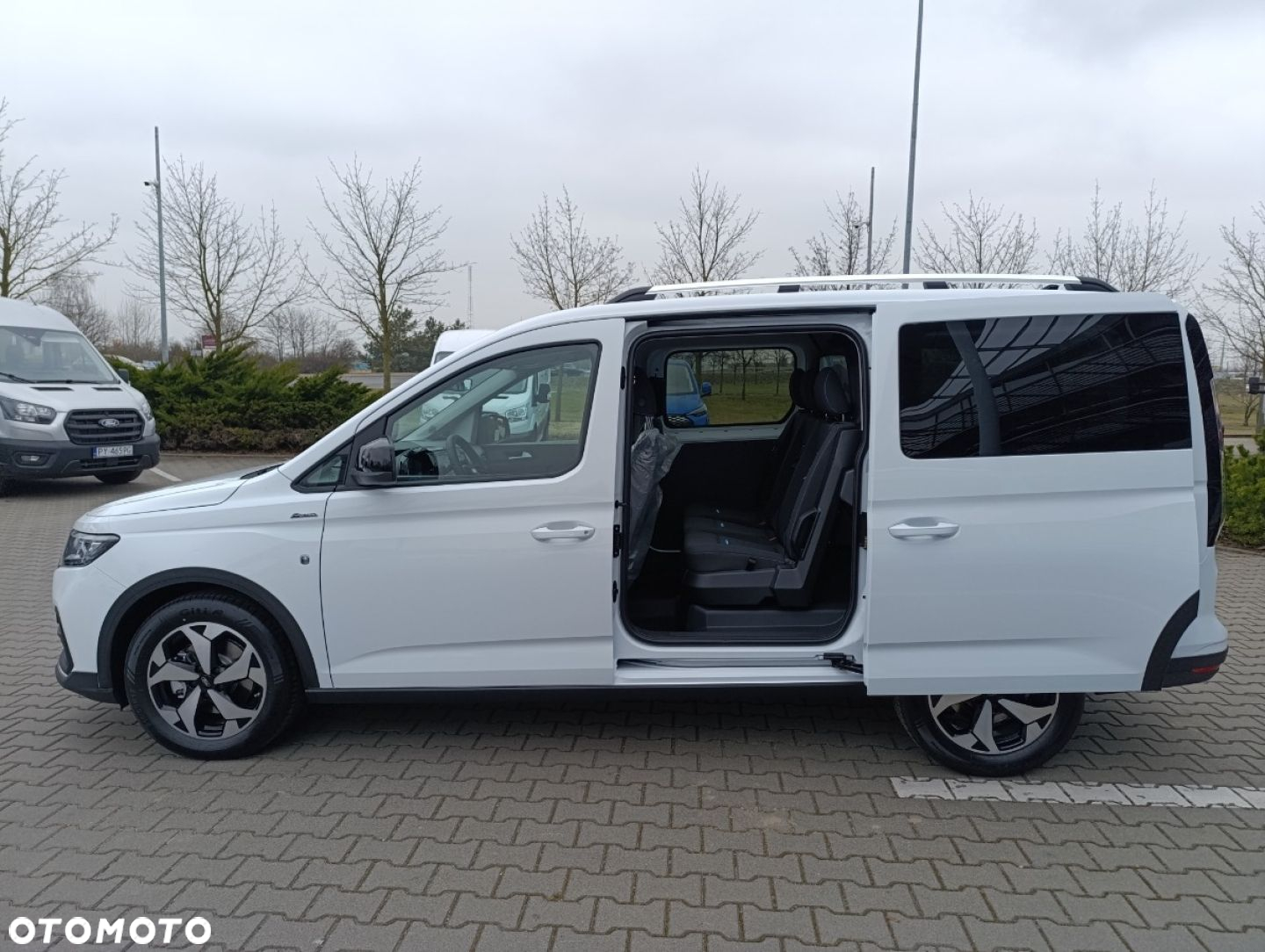 Ford Transit Connect - 13