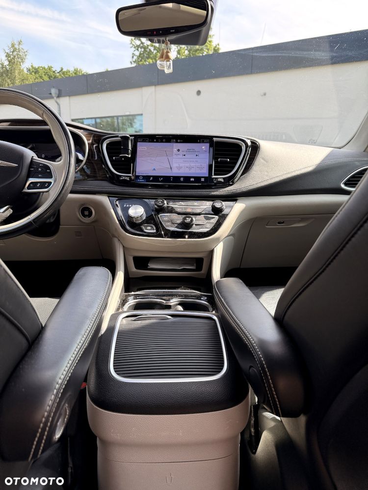 Chrysler Pacifica - 18