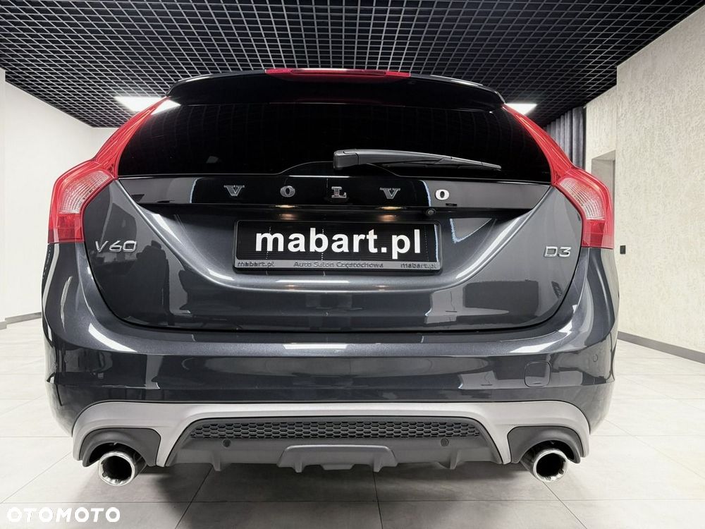 Volvo V60 D3 R-Design - 13