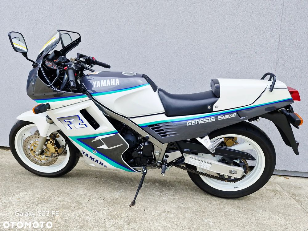 Yamaha FZ - 19