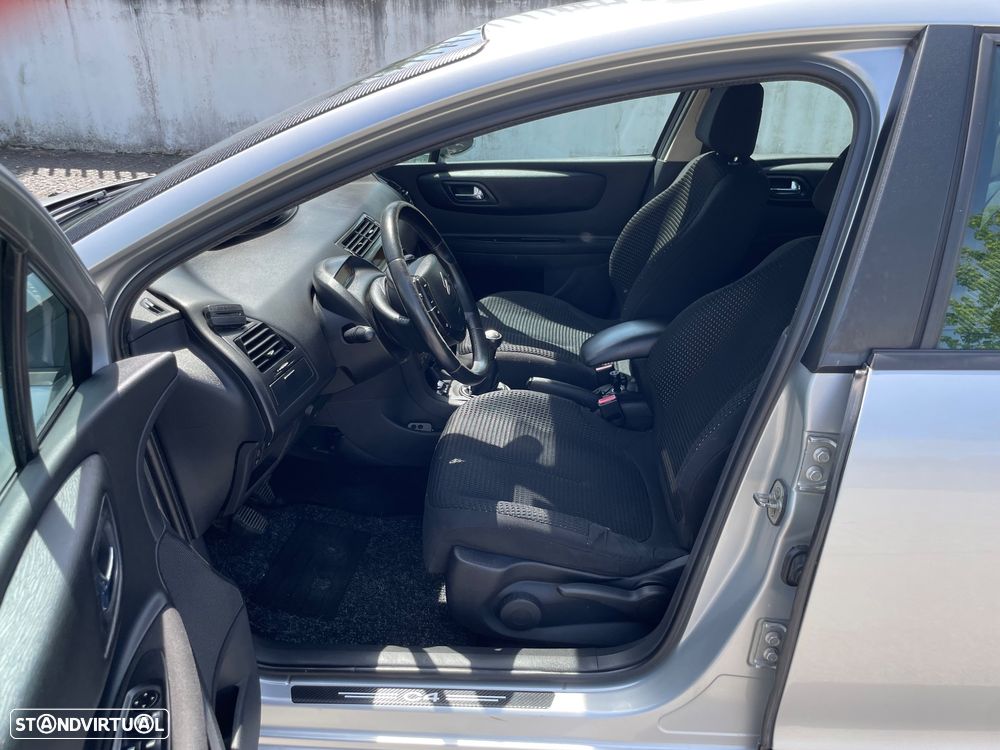Citroën C4 1.6 HDi 110 VTR Pack - 6