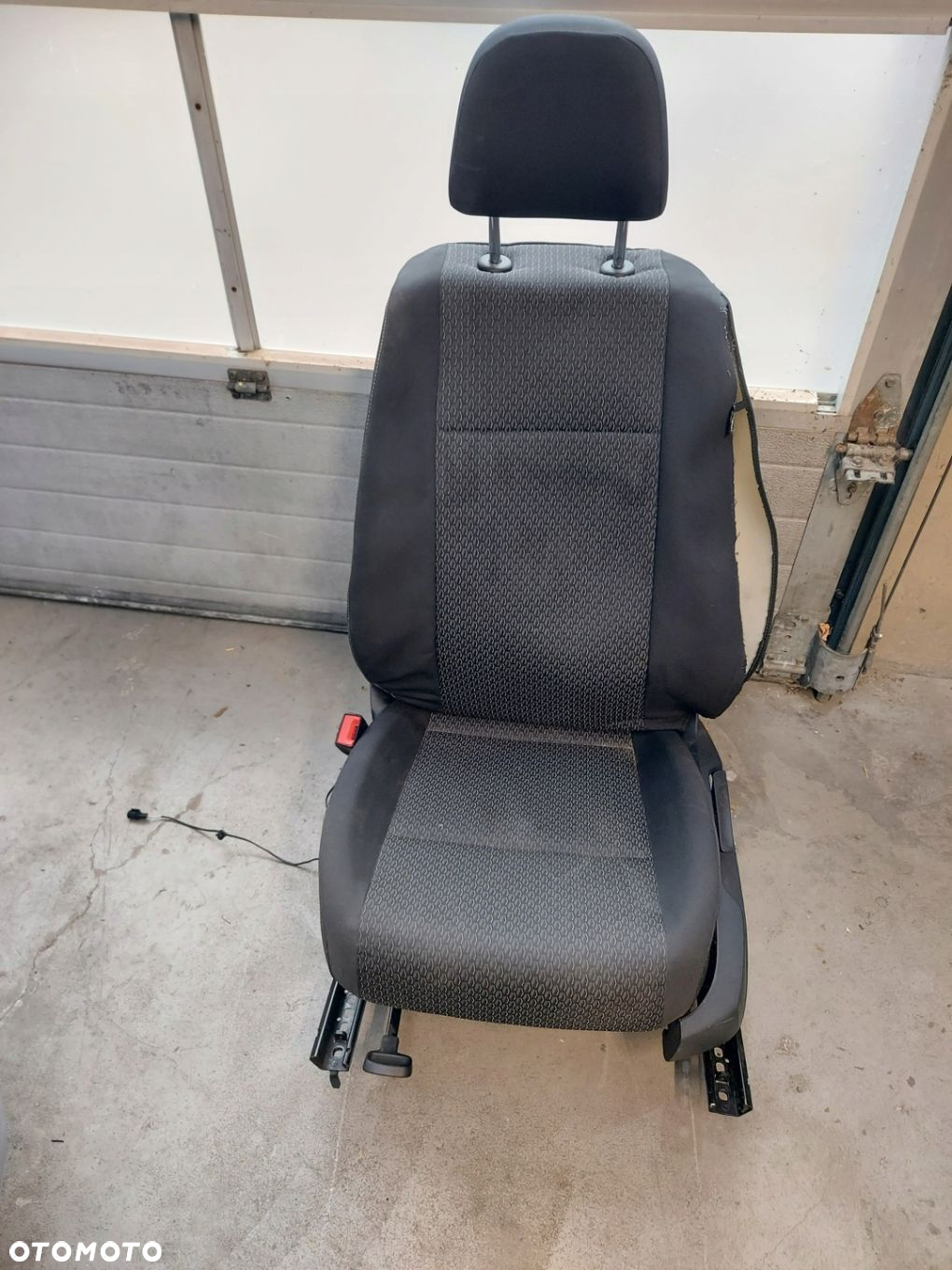 FOTEL LEWY KIEROWCY VW CADDY III 2K 10-15 - 2