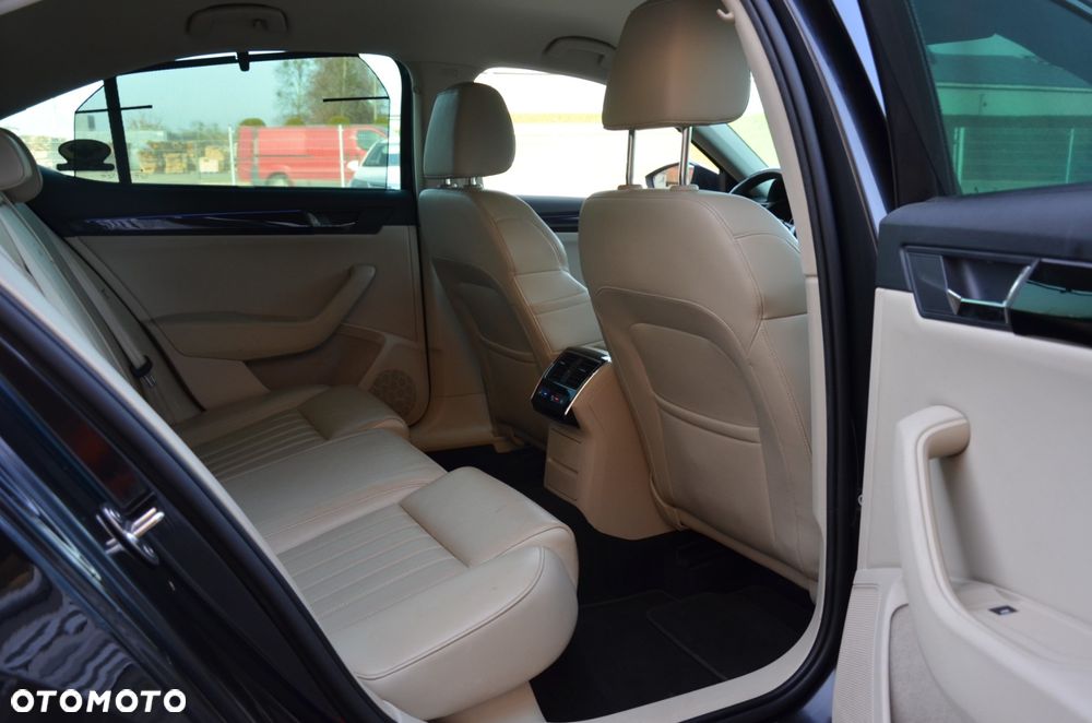 Skoda Superb 2.0 TSI 4x4 L&K DSG - 12