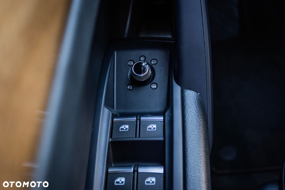 Audi Q5 TFSI 150 kW S tronic edition one mythosschwarz - 33