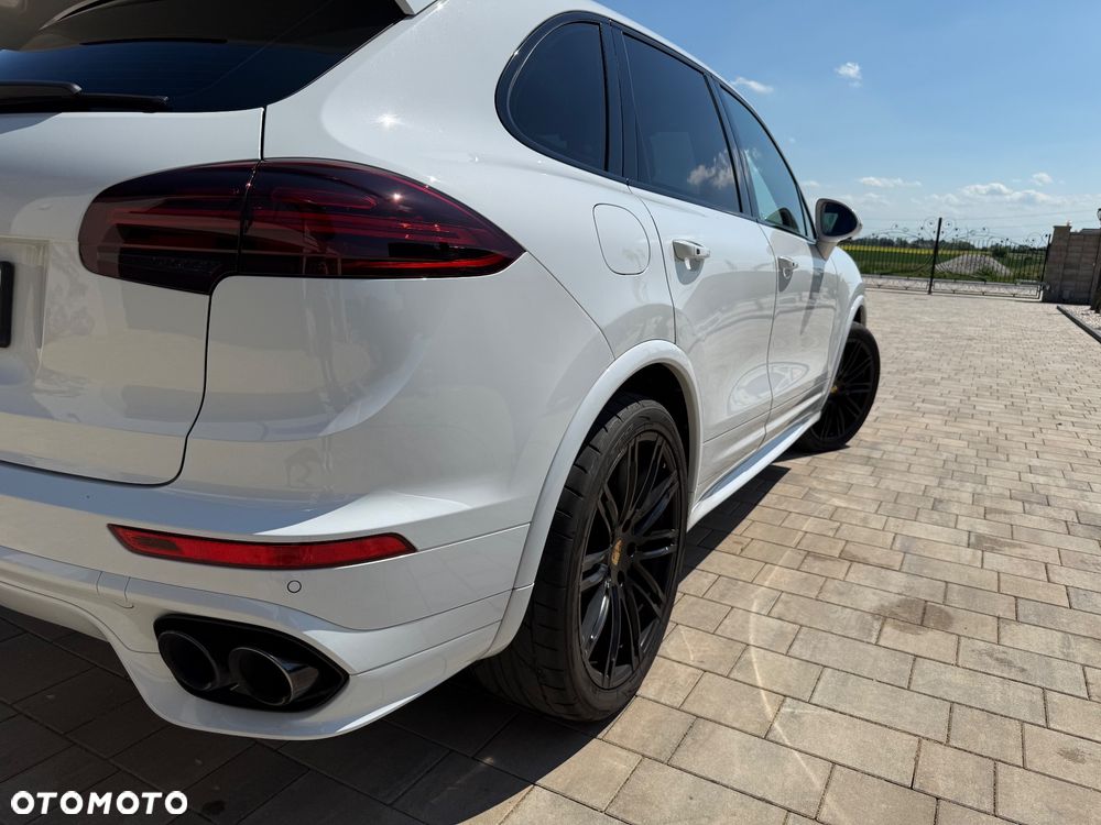 Porsche Cayenne GTS - 11