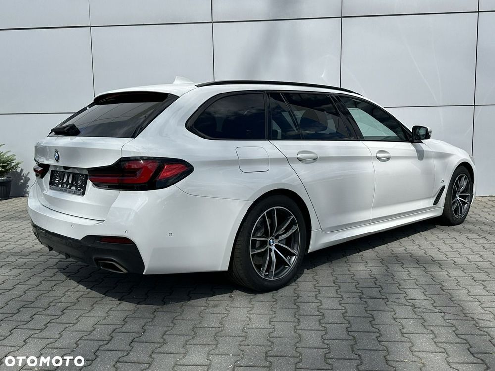 BMW Seria 5 520d xDrive mHEV M Sport sport - 9
