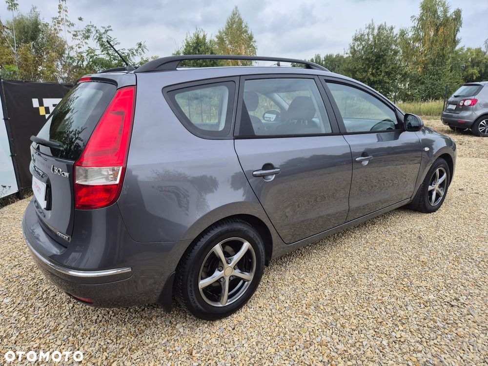 Hyundai i30 1.6 CRDi Premium - 17