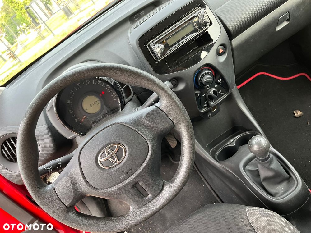 Toyota Aygo x - 27