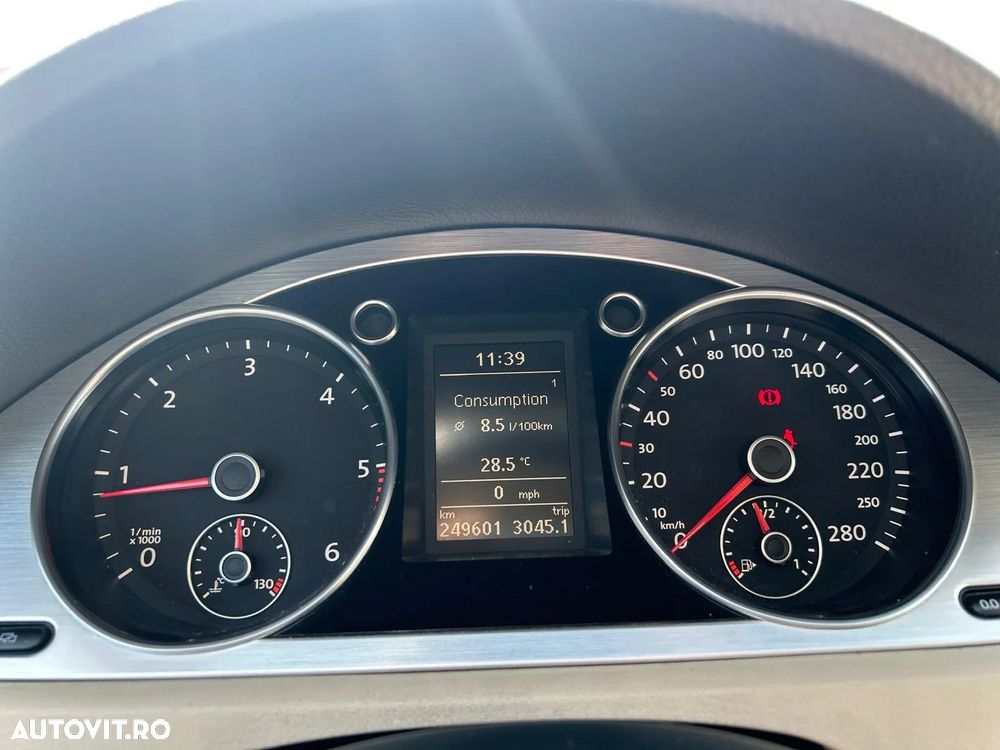 Volkswagen Passat - 16