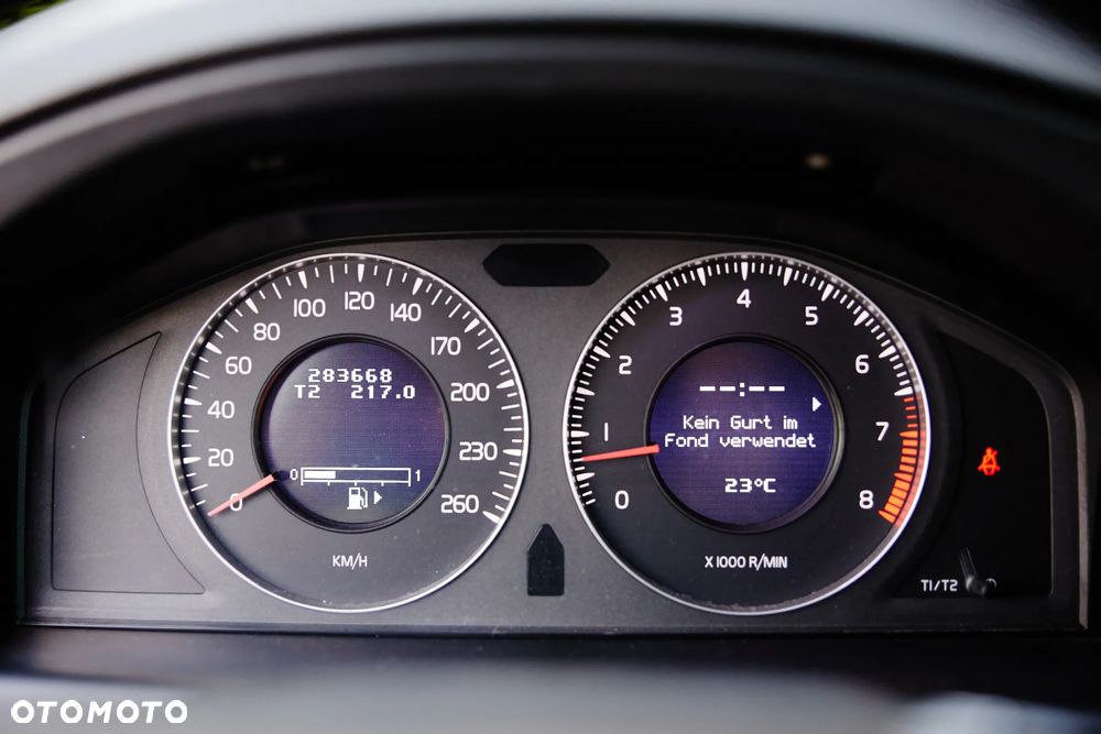 Volvo V70 2.5T Momentum - 19