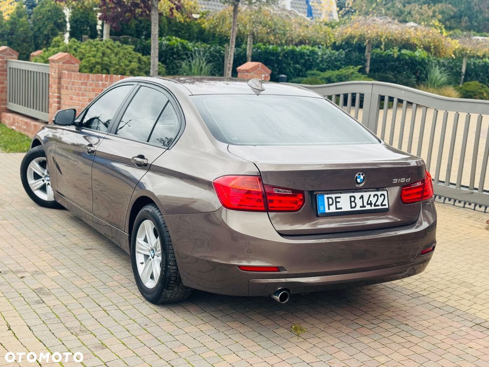 BMW Seria 3 318d DPF - 31