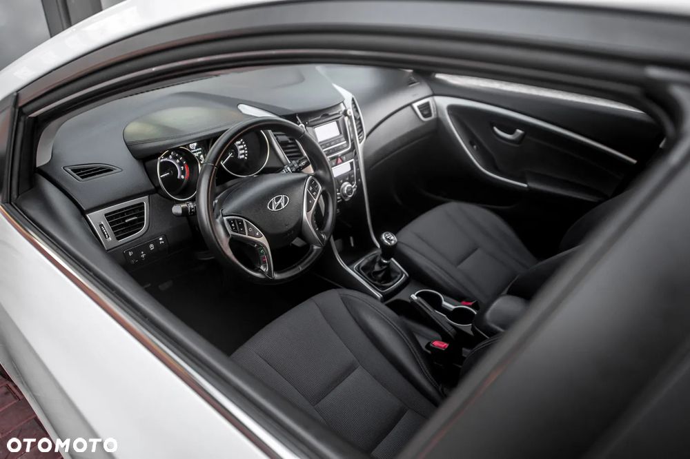 Hyundai i30 blue 1.6 GDI Style - 16