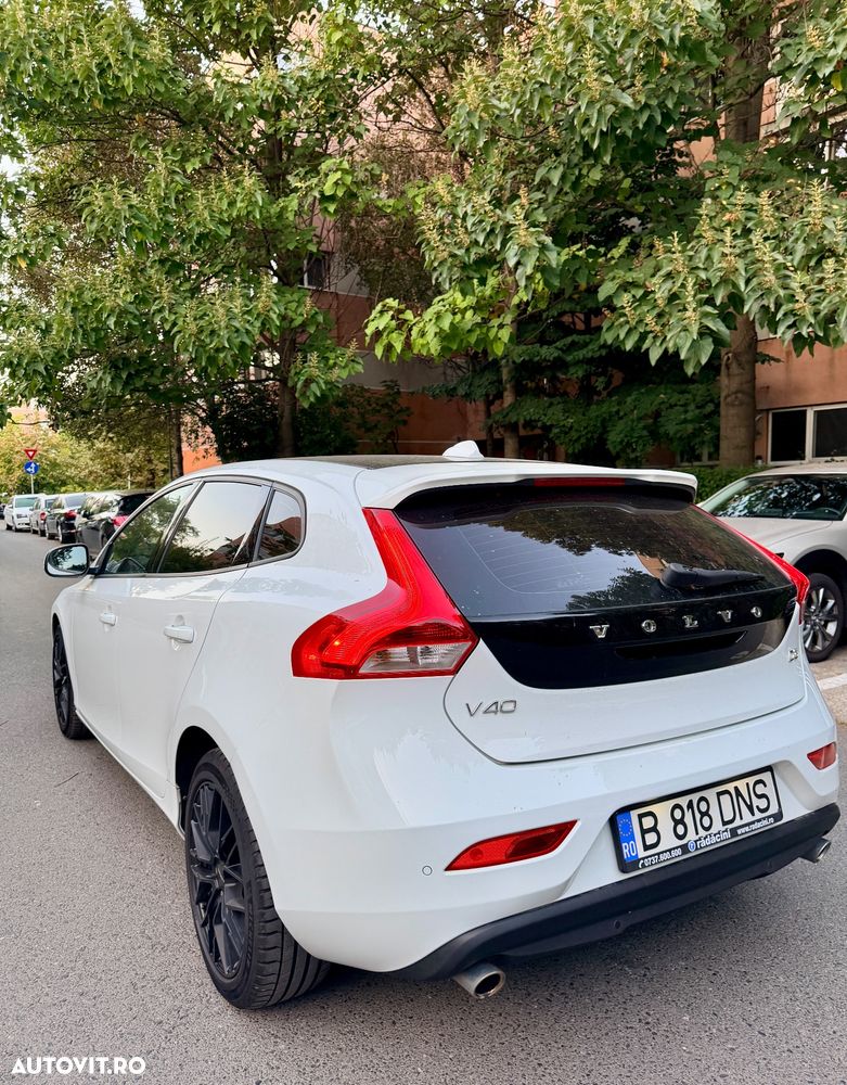 VOLVO V40 2019 — imagine 5