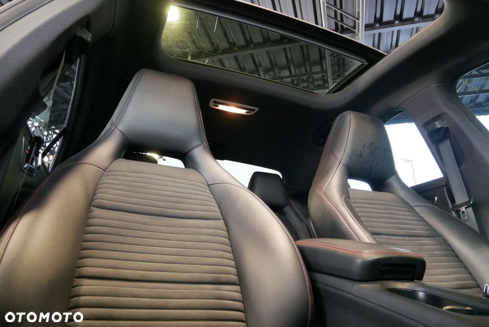 Mercedes-Benz CLA AMG 45 4Matic AMG Speedshift DCT 7G - 28